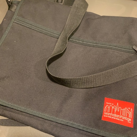 Handbags - Manhattan Portage | Black messenger bag